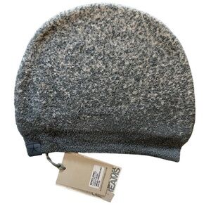 Barefoot Dreams Gray Beanie (Confetti Smokey Green-Fog Gray)
